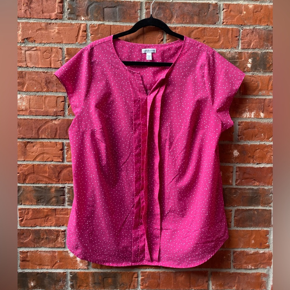 Croft & Barrow Womens 1X Fuchsia Polka Dot Pin Tuck Vneck Career Office Work Top